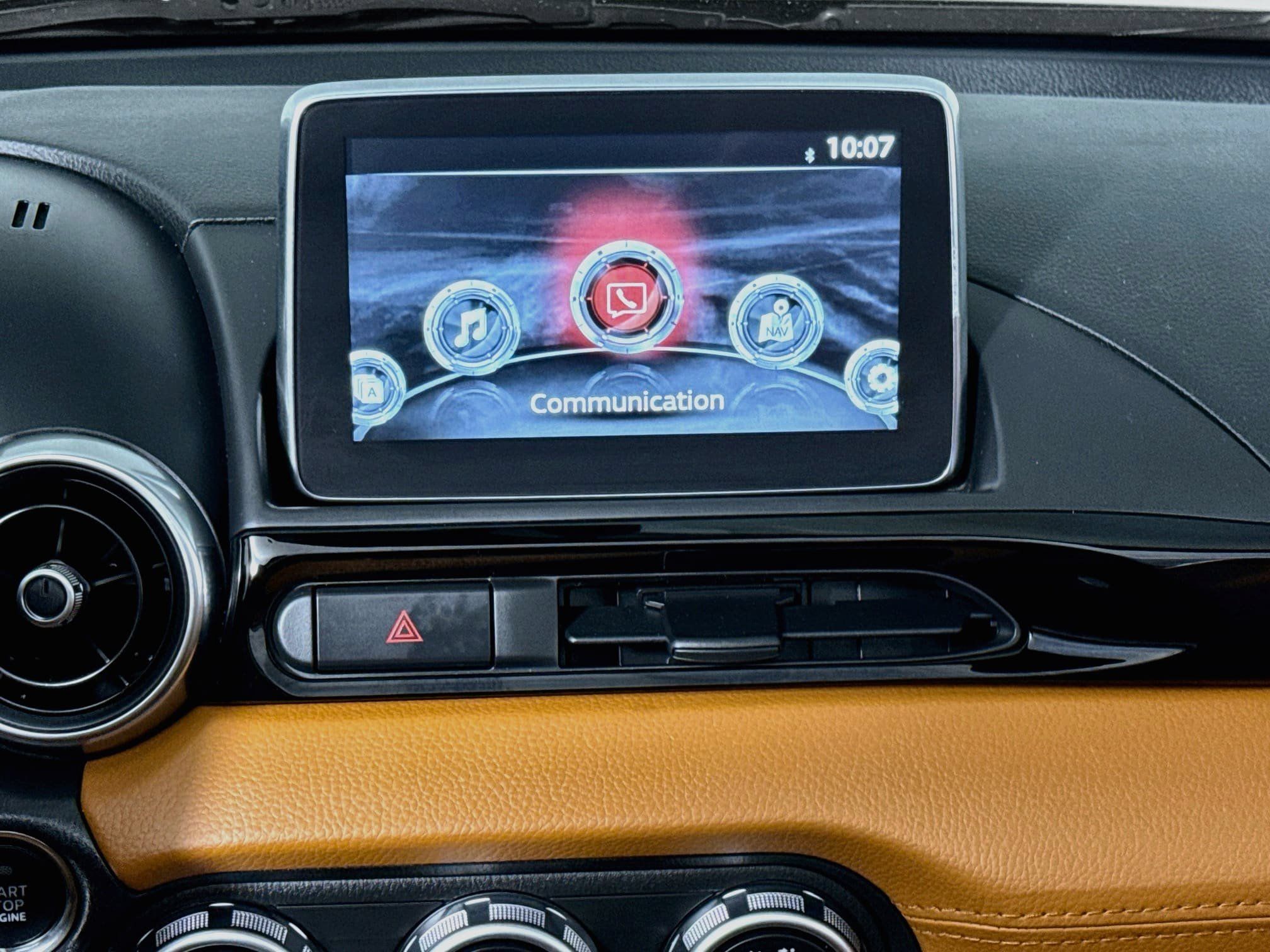 Used 2018 FIAT 124 Spider Lusso w/ Navigation & Sound Group RWD image 27