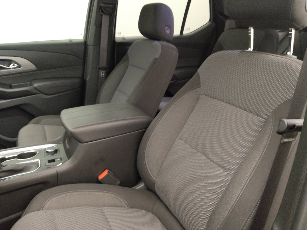 Used 2023 Chevrolet Traverse LT FWD image 17