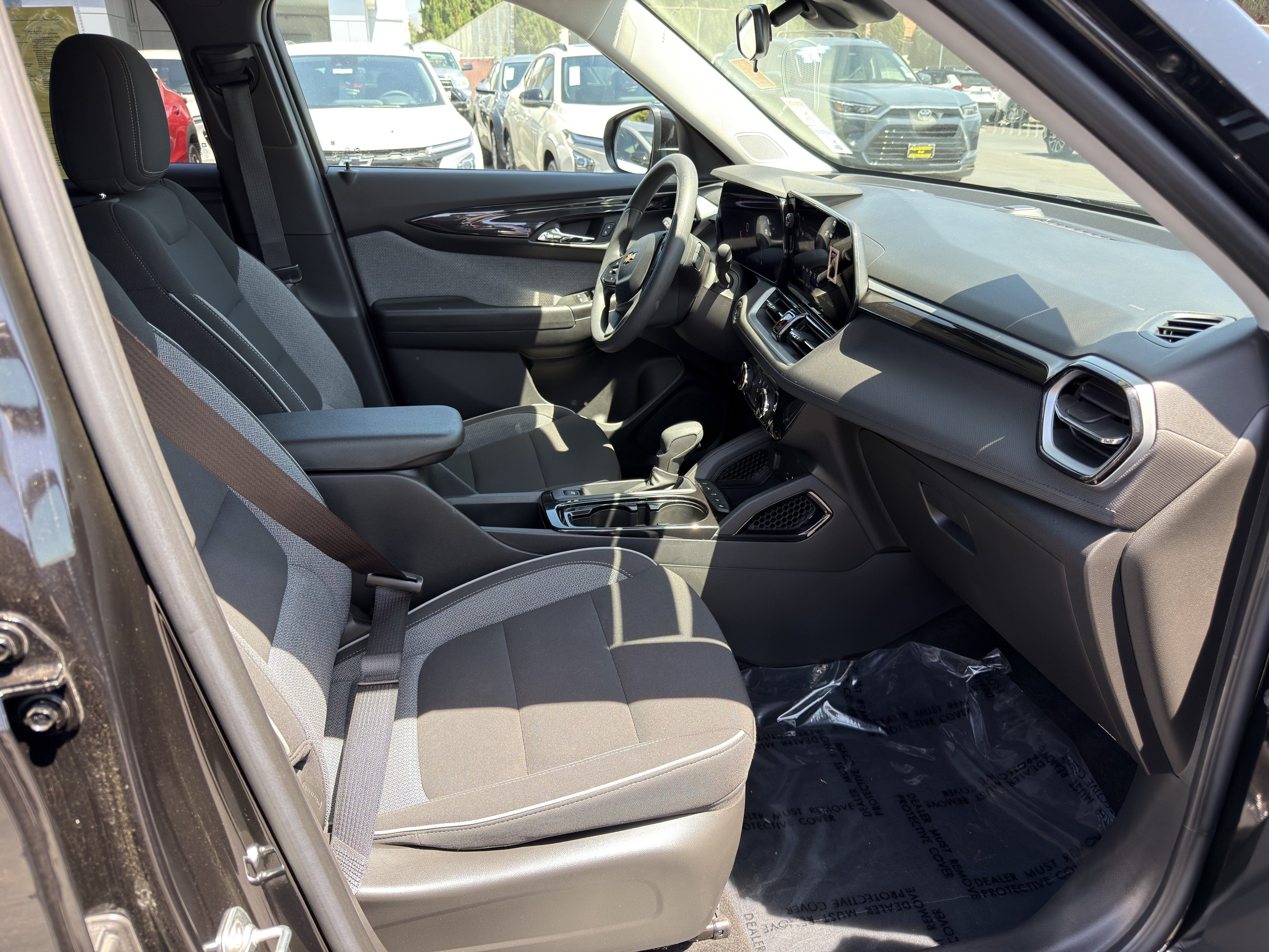 Used 2024 Chevrolet TrailBlazer LT FWD image 11