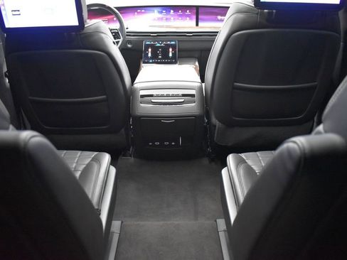 Used 2025 Cadillac Escalade Sport Platinum AWD/4WD image 33