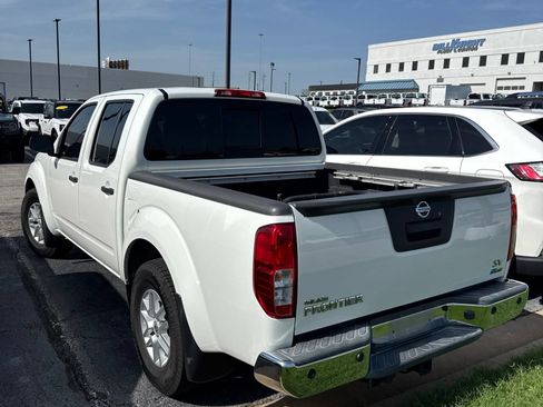 Used 2018 Nissan Frontier SV w/ Value Truck Package RWD image 4