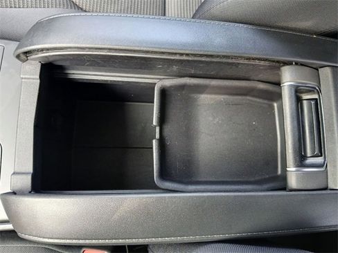 Used 2024 Toyota Highlander LE image 34