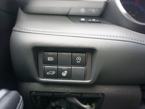 Used 2024 Toyota Highlander Limited AWD/4WD image 5