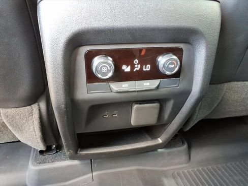 Used 2024 Chevrolet Traverse LT w/ Enhanced Driving Package AWD/4WD image 14