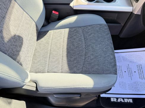 Used 2018 RAM 1500 Classic SLT w/ Luxury Group image 48