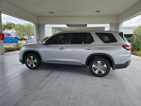 Used 2024 Honda Pilot EX-L image 2