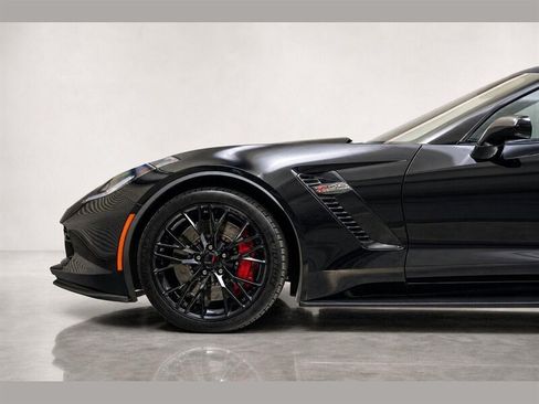 Used 2019 Chevrolet Corvette Z06 RWD image 9