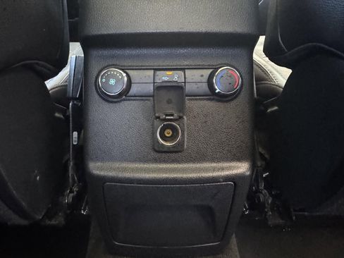 Used 2018 Ford Explorer XLT w/ Equipment Group 202A image 30