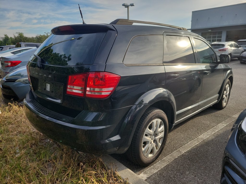 Used 2018 Dodge Journey SE FWD image 3