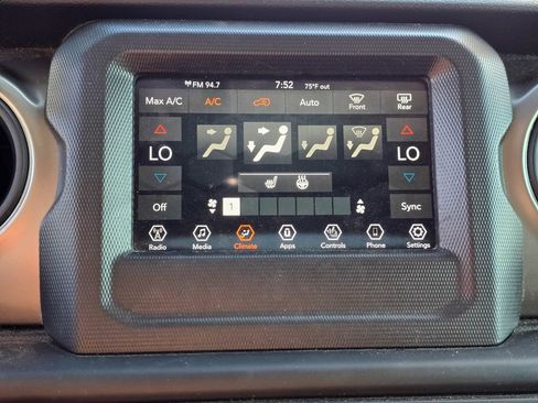 Used 2018 Jeep Wrangler Unlimited Sport S AWD/4WD image 18