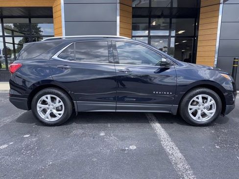 Used 2021 Chevrolet Equinox Premier FWD image 2