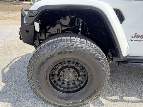 Used 2020 Jeep Gladiator Rubicon AWD/4WD image 19