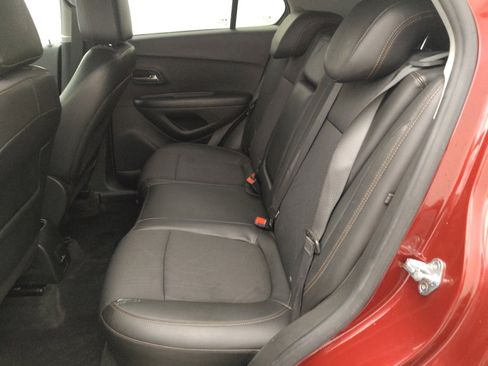 Used 2022 Chevrolet Trax LT w/ Driver Confidence Package AWD/4WD image 18