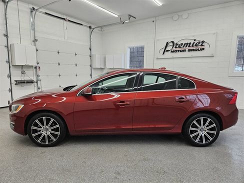 Used 2017 Volvo S60 T5 Inscription Platinum FWD image 8