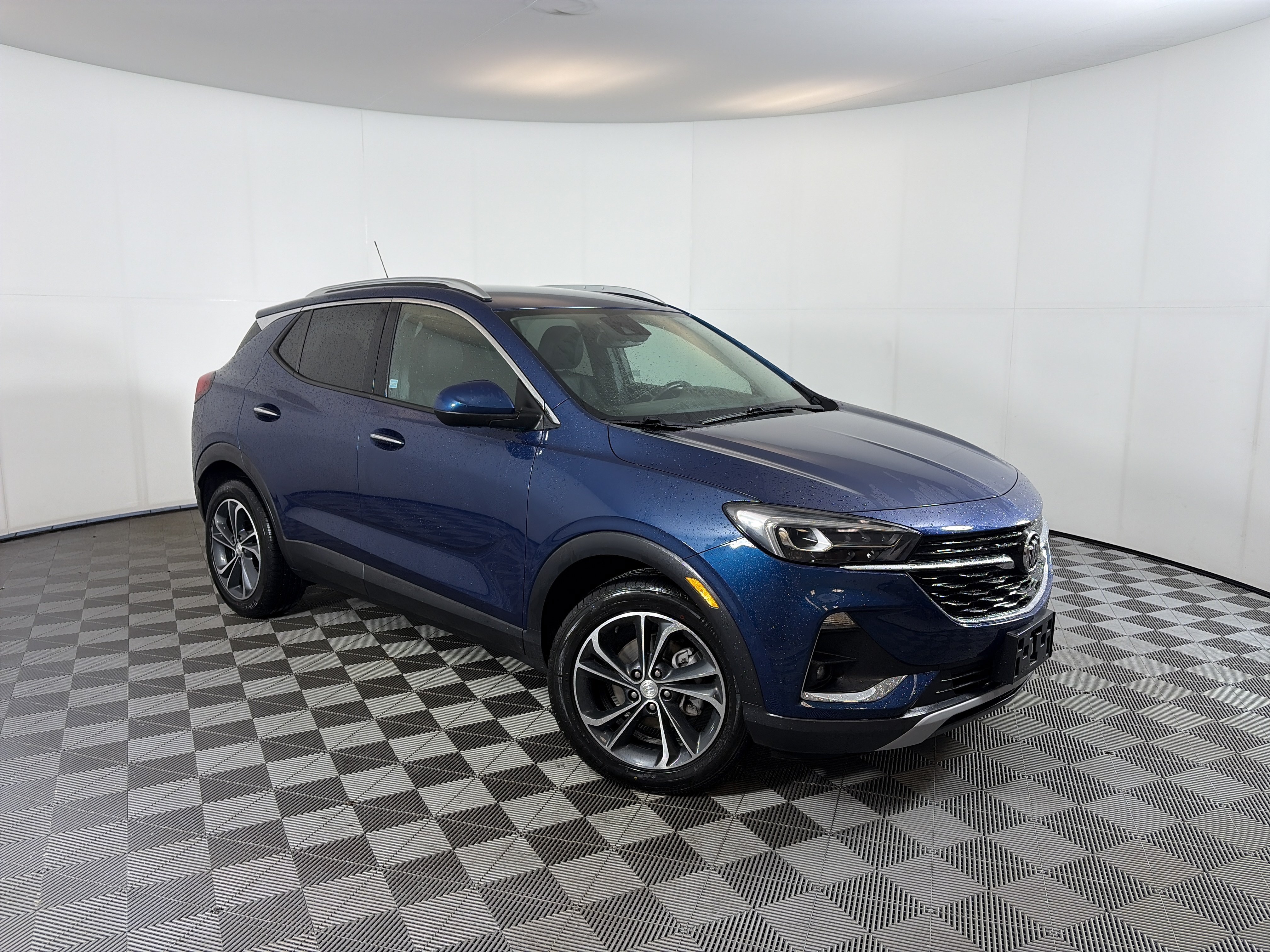 Used 2020 Buick Encore GX Essence FWD image 1