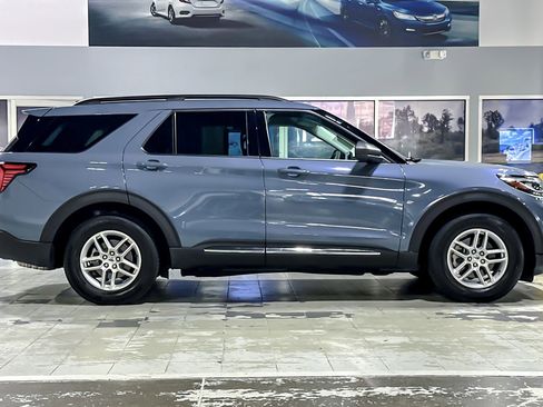 Used 2025 Ford Explorer Active image 8