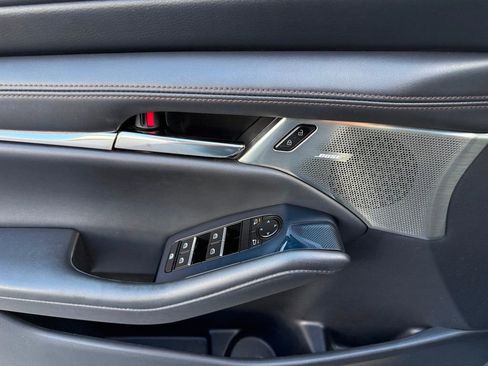 Used 2019 MAZDA MAZDA3 Hatchback w/ Premium Package image 22