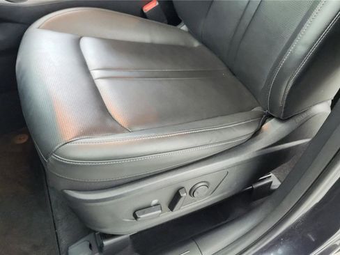 Used 2024 Kia Sorento S image 17