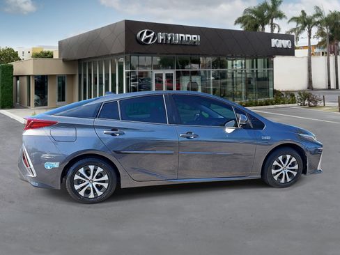 Used 2021 Toyota Prius Prime XLE w/ Carpet Mat Package (TMS) FWD image 2