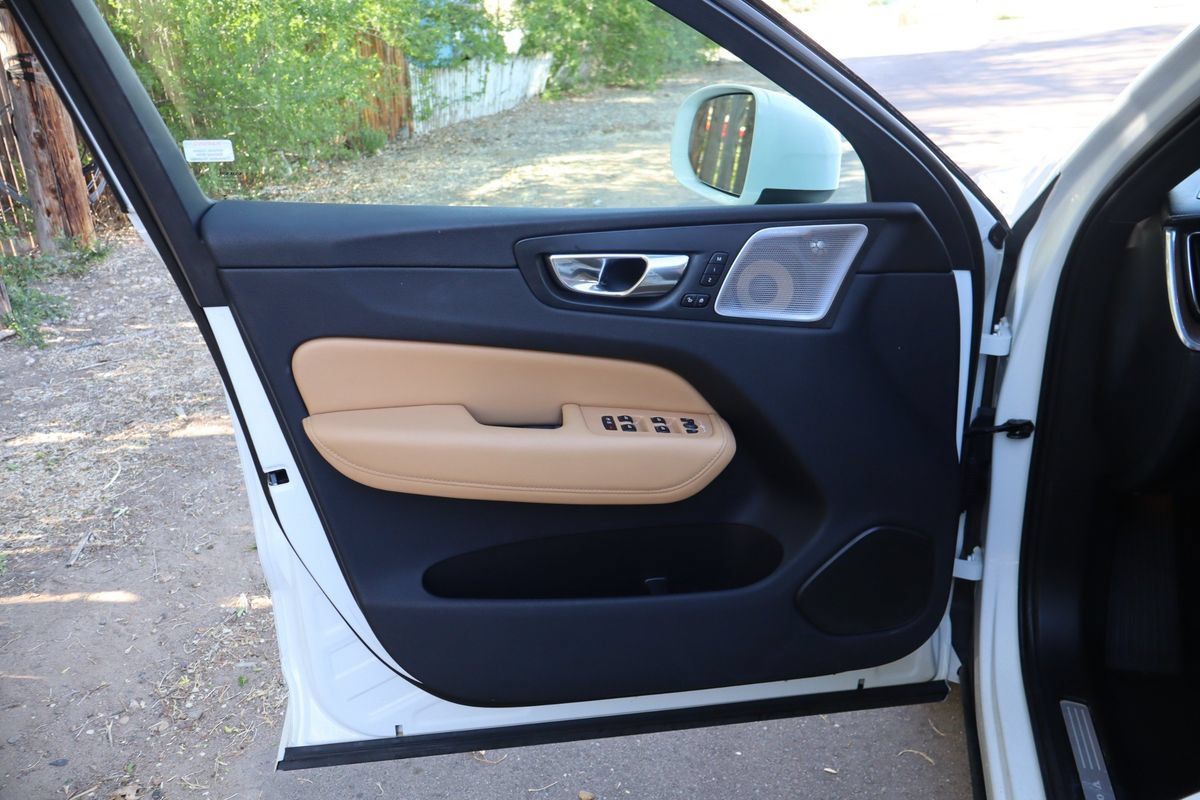 Used 2019 Volvo XC60 T5 Inscription w/ Protection Package AWD/4WD image 23