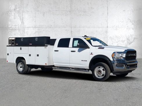 Used 2020 RAM 5500 Tradesman w/ Chrome Appearance Group image 32