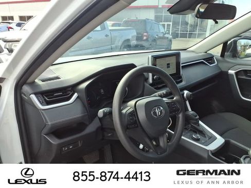 Used 2025 Toyota RAV4 LE AWD/4WD image 14