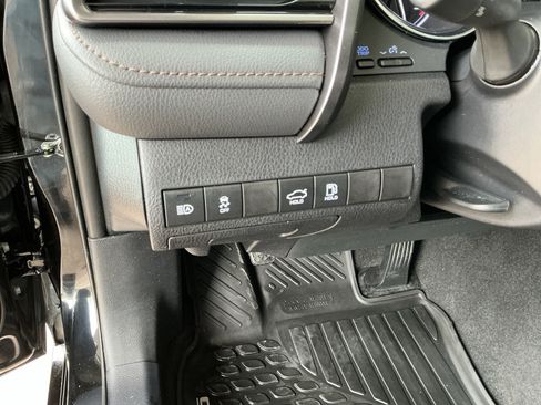 Used 2020 Toyota Camry LE image 26