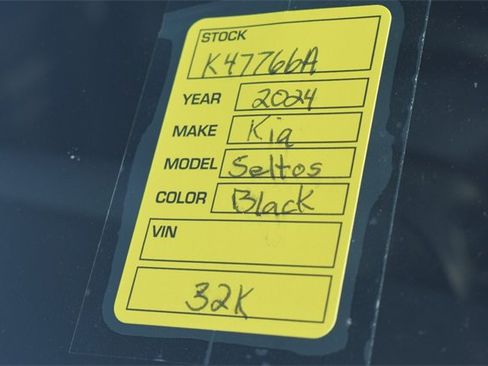 Used 2024 Kia Seltos S image 14