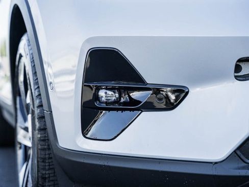 Certified 2025 Volvo XC40 B5 Ultra w/ Climate Package image 13