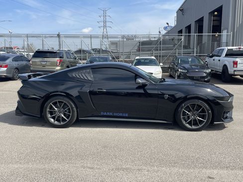 Used 2024 Ford Mustang Dark Horse image 3