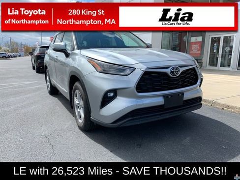 Used 2025 Toyota Highlander LE AWD/4WD image 1