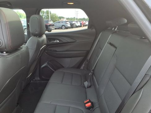 Used 2025 Chevrolet TrailBlazer RS w/ Convenience Package FWD image 6