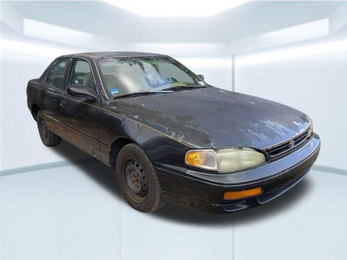 Used 1995 Toyota Camry DX image 2