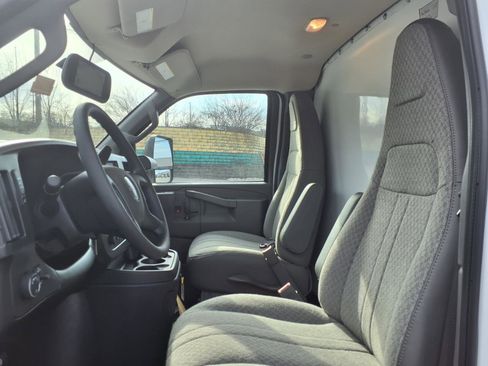 New 2025 GMC Savana 3500 Extended w/ Power Convenience Package image 16