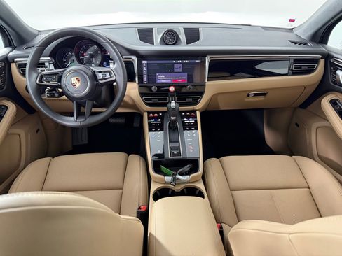 New 2026 Porsche Macan image 18
