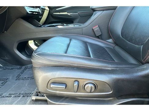 Used 2023 Chevrolet Bolt EUV LT w/ Convenience Package FWD image 13