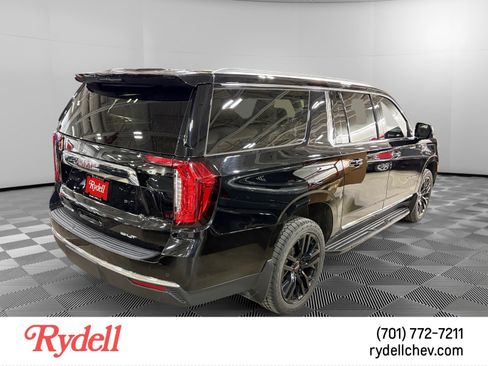 Used 2021 GMC Yukon XL SLT w/ SLT Luxury Plus Package AWD/4WD image 3