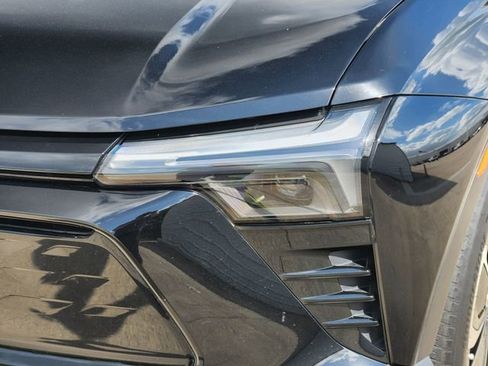 Used 2024 Chevrolet Blazer EV LT image 9