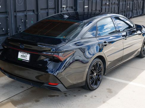Used 2022 Toyota Avalon XSE FWD image 15