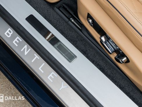 Used 2021 Bentley Continental GT image 22