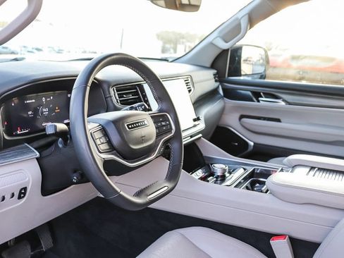 Used 2024 Jeep Wagoneer Series II AWD/4WD image 23