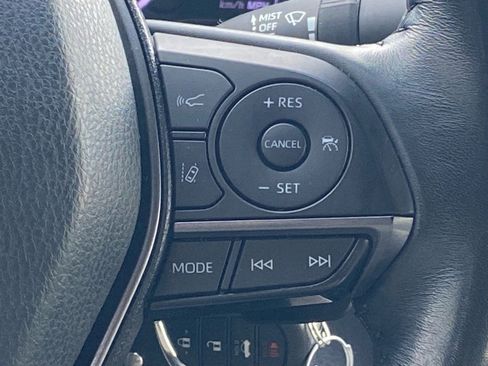 Used 2022 Toyota Camry SE image 9