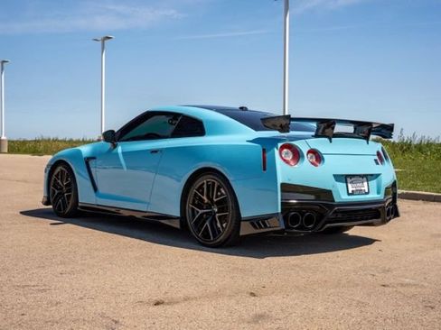 Used 2017 Nissan GT-R Premium AWD/4WD image 5