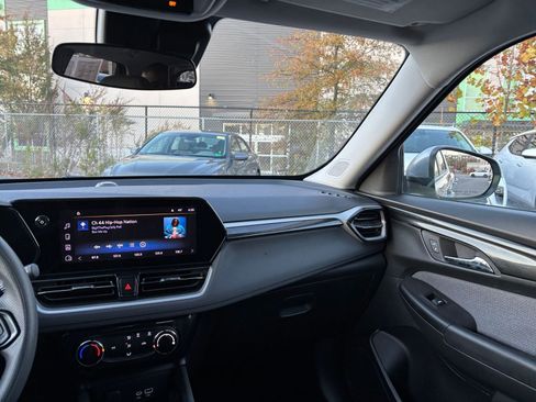 Used 2025 Chevrolet TrailBlazer LT image 33