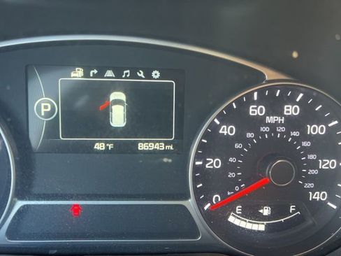 Used 2016 Kia Soul ! w/ Premium Package image 12