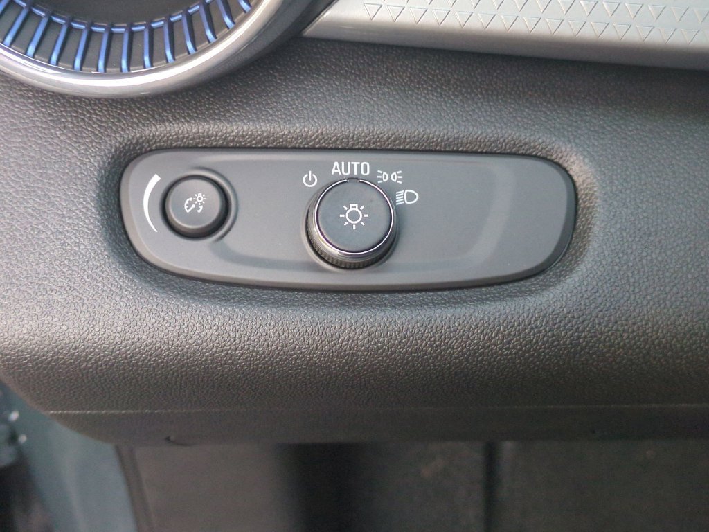 New 2026 Chevrolet Trax LT w/ LT Convenience Package FWD image 22
