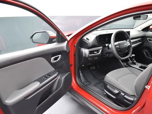 Used 2025 Kia K4 FWD image 5