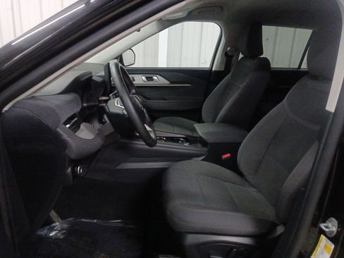 Certified 2025 Ford Explorer Active image 18