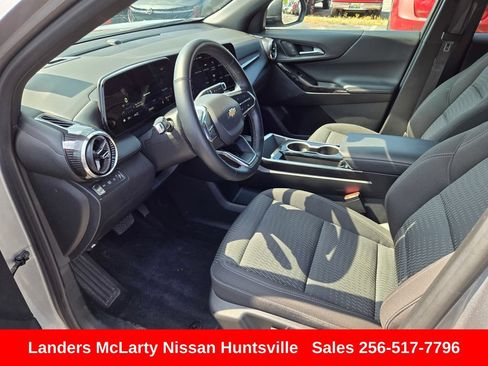 Used 2025 Chevrolet Equinox LT AWD/4WD image 17