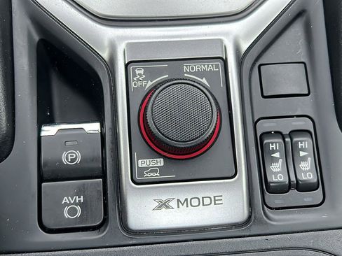 Used 2020 Subaru Forester Premium AWD/4WD image 24